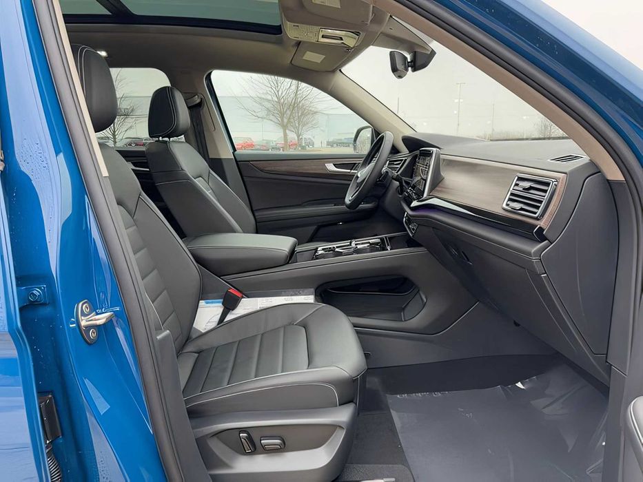 Volkswagen Atlas      2025