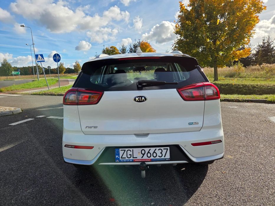 Kia Niro Super stan, hybryda, nowe opony, FV23%, HAK, kamera cofania, NAVI