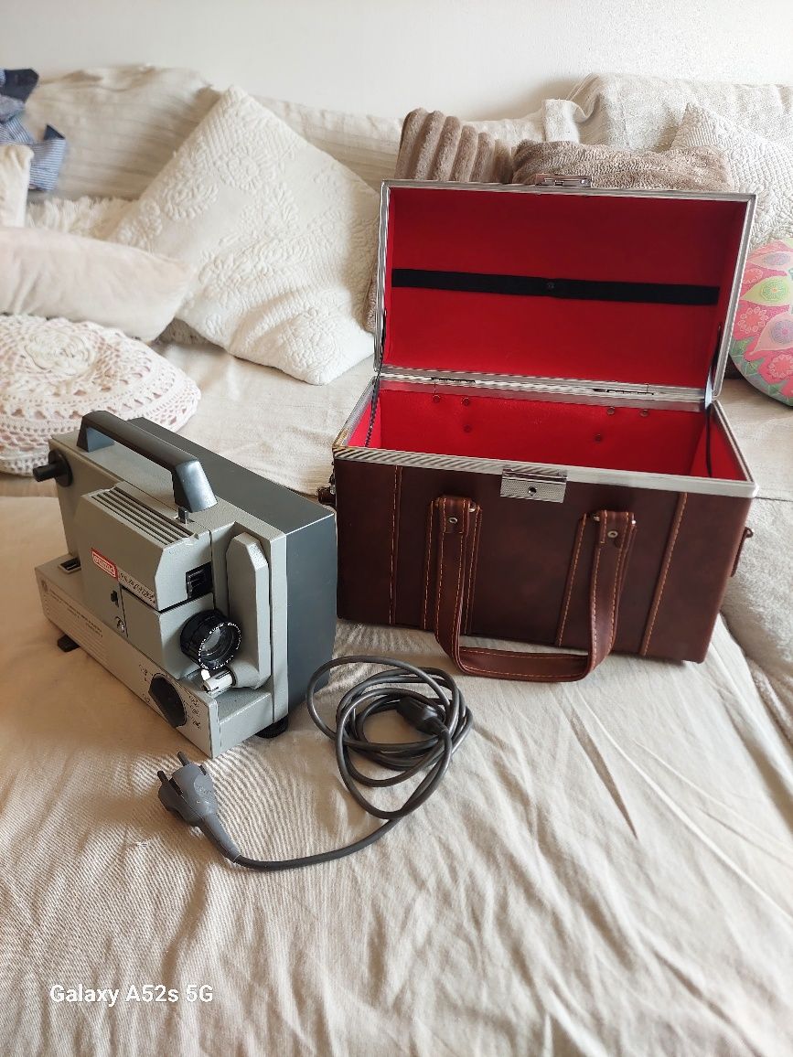 Máquina Projector Eumig 8 MM
