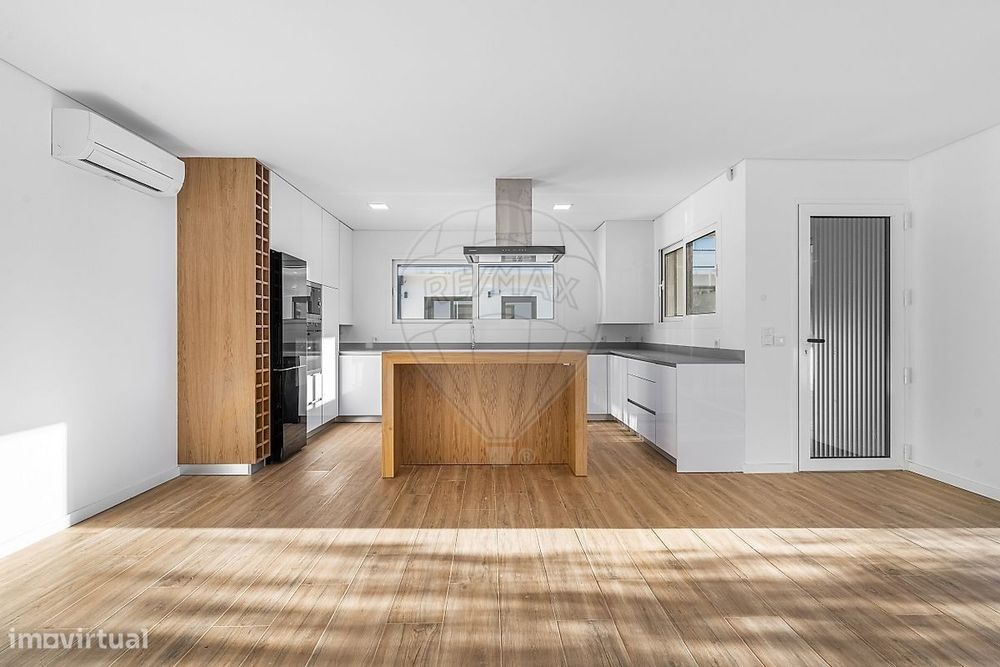 Moradia Térrea Nova pronta a habitar— Merelim S. Pedro, Braga