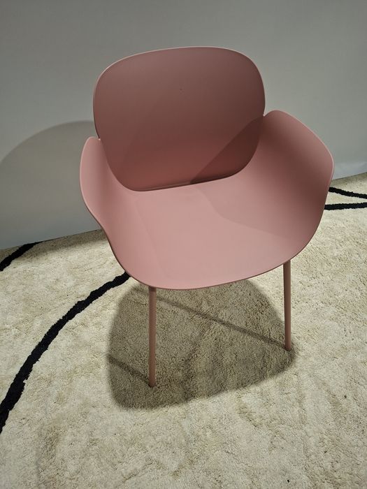 Krzesła róż do ogrodu lub salonu