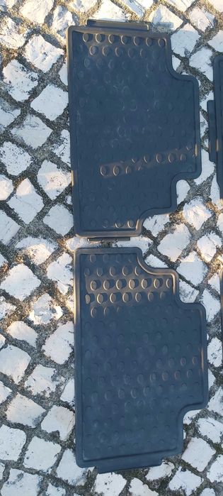 2 tapetes originais Toyota em borracha