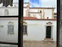 Oportunidade rara no coração do centro histórico de Tomar - Prédio ...