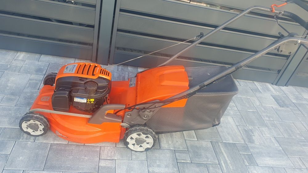 Kosiarka spalinowa z napędem Husgvarna LC 347 V