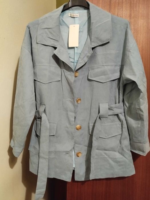 Casaco da nova coleção Outono na cor azul ganga