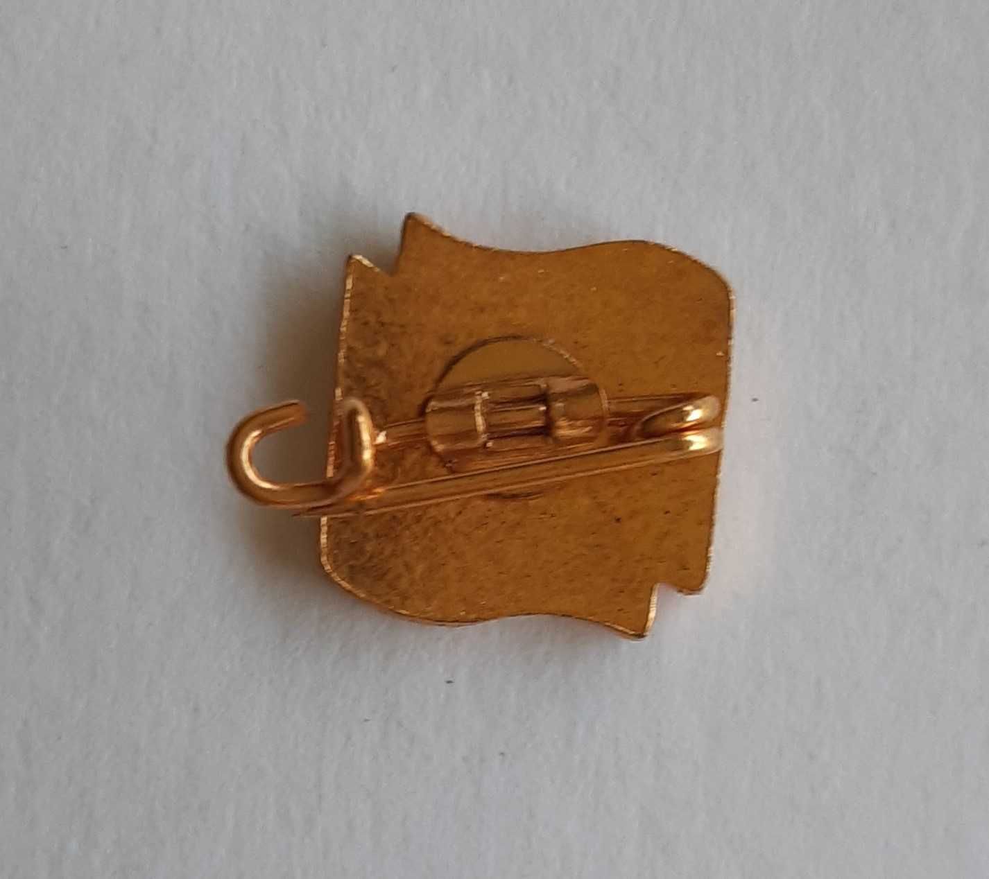 Para colecionadores: pins e alfinetes dos anos 70