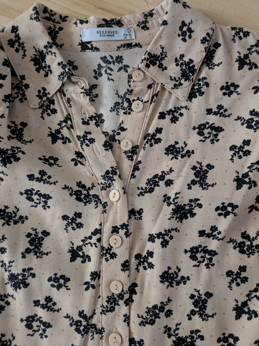 Sukienka w kwiaty Reserved S