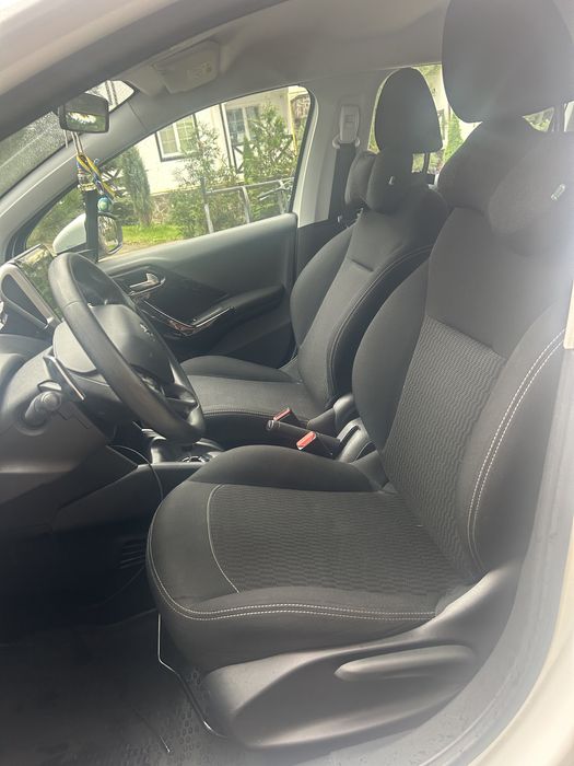 Продаю PEUGEOT 208 , 2016 р