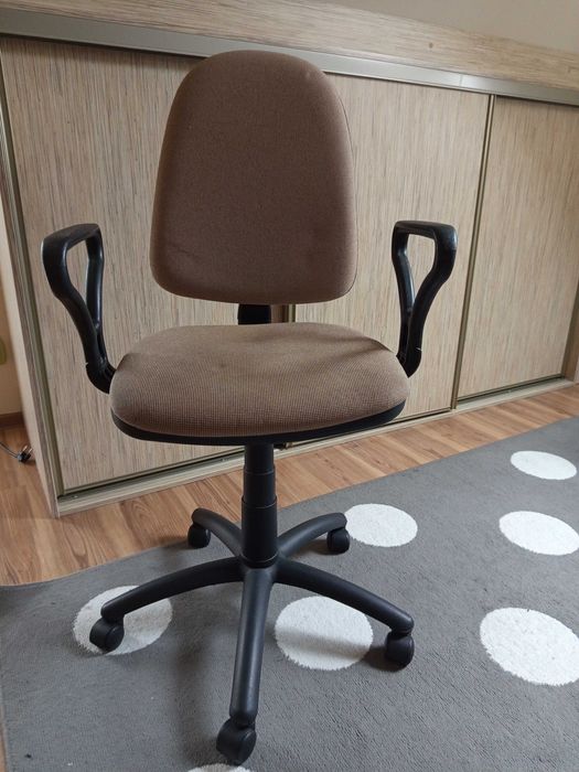 Fotel biurowy obrotowy