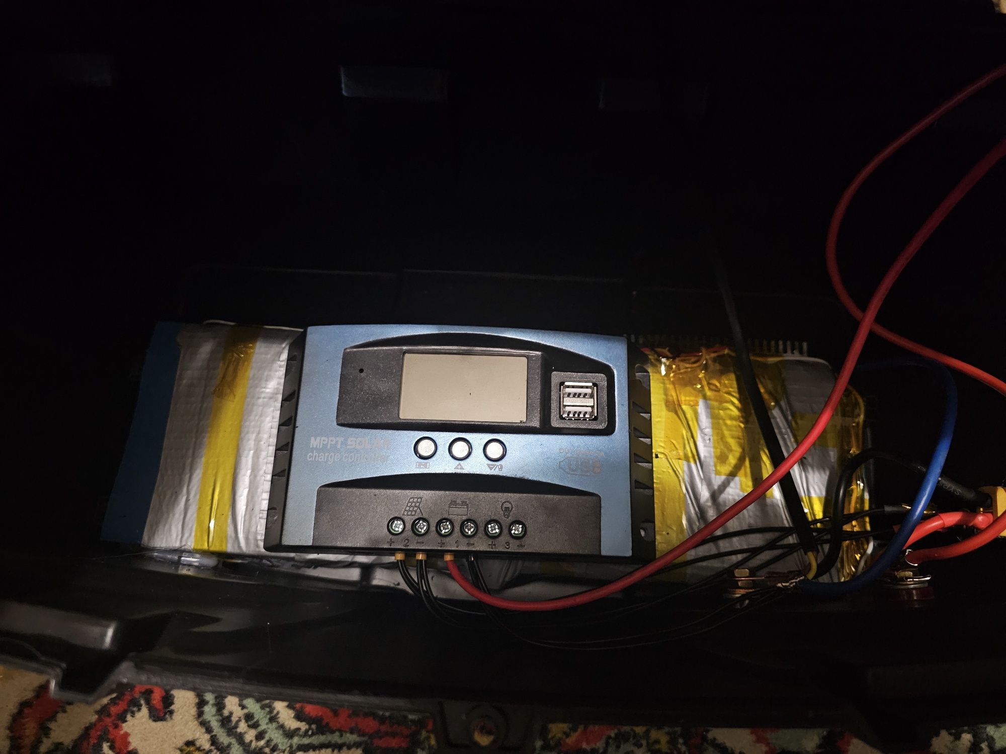 Зарядна станція 650wh Li ion nmc 12v 60 ah