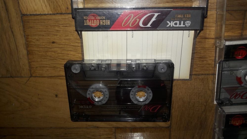 Кассеты TDK D90. Стандартные коробки.