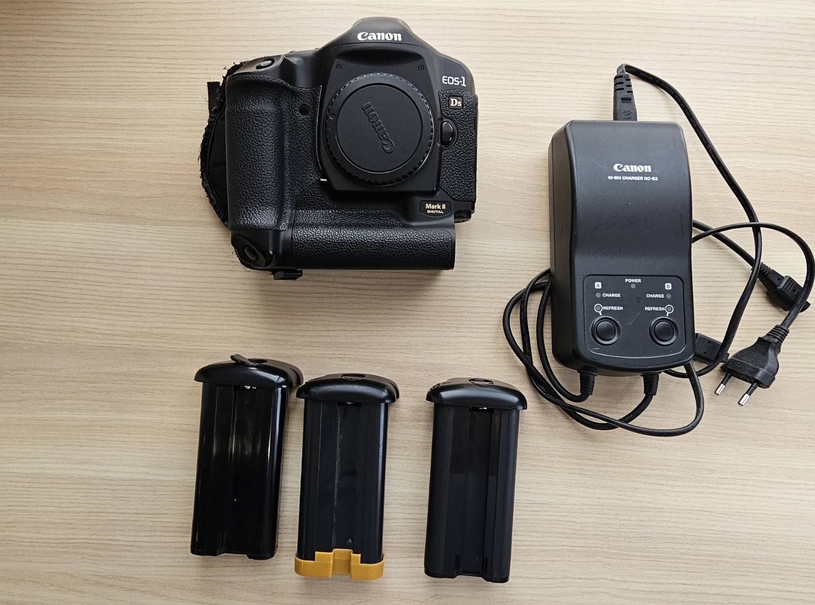 Продам фотоапарат Canon 1Ds Mark II