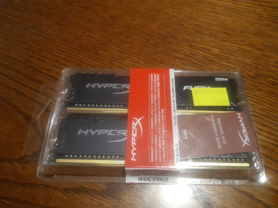 sprzedam pamięć do komputera DDR4 hx424c15fb3k2/8