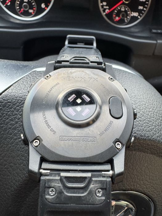 Смарт-часы Garmin Fenix 7X Sapphire Solar серые титановые карбон