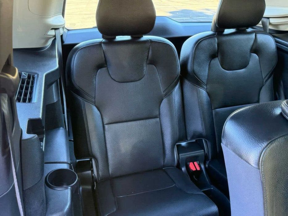 Volvo XC90 T5 Momentum 7-Passenger      2018