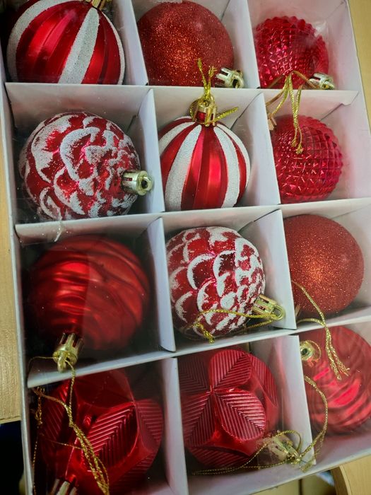 Новорічні іграшки