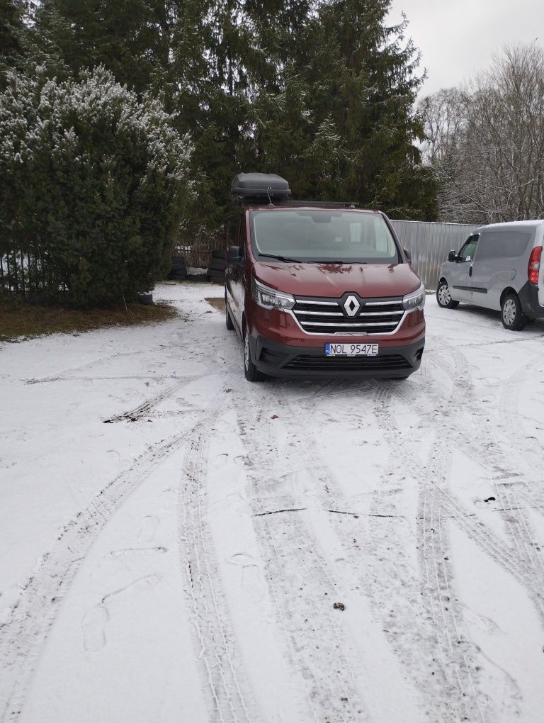 Wypożyczalnia wynajem busy osobowe dostawcze z windą chłodnie