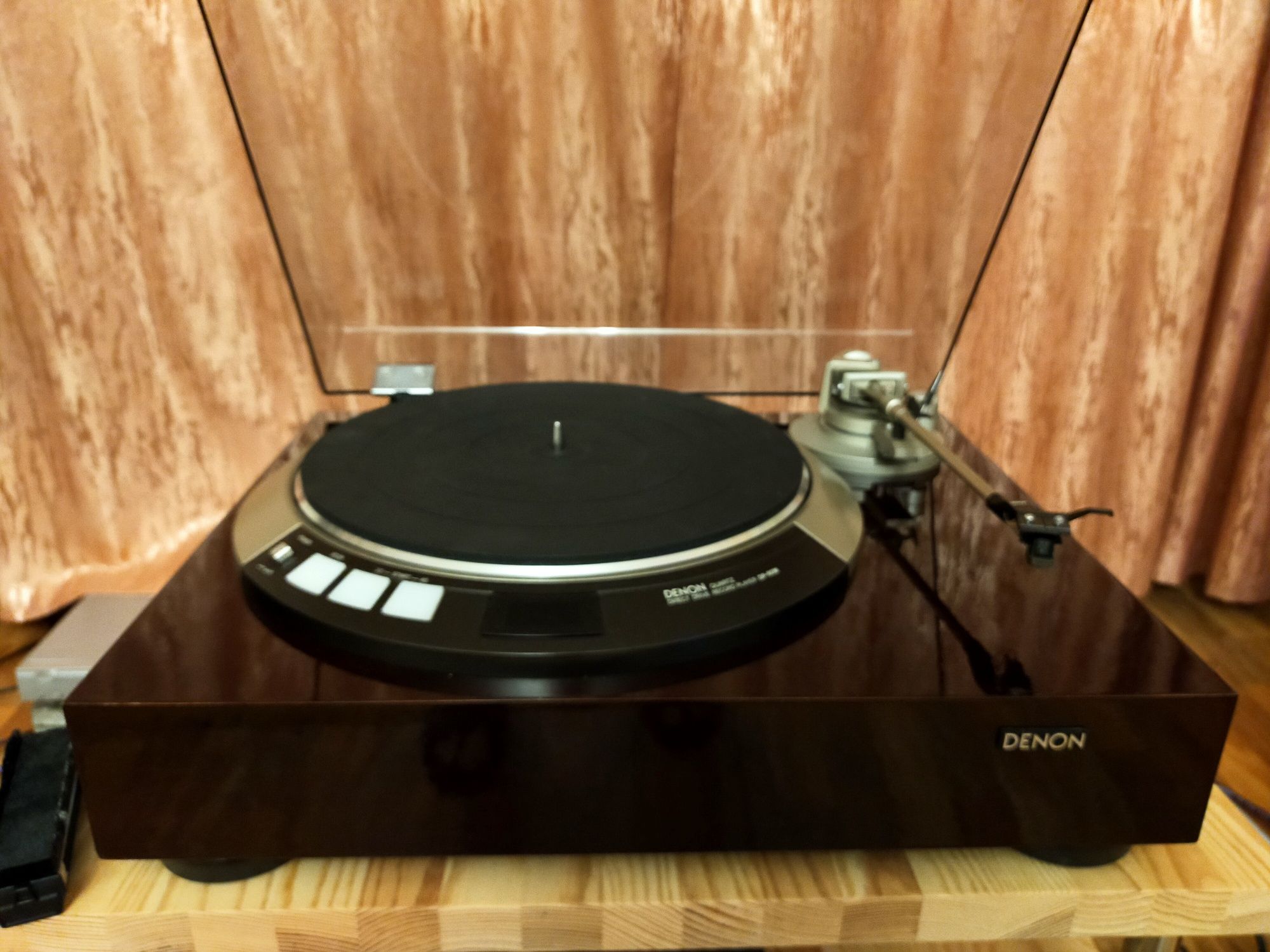 Проигрыватель винила ,, DENON  DP 60 M " . Идеал !"