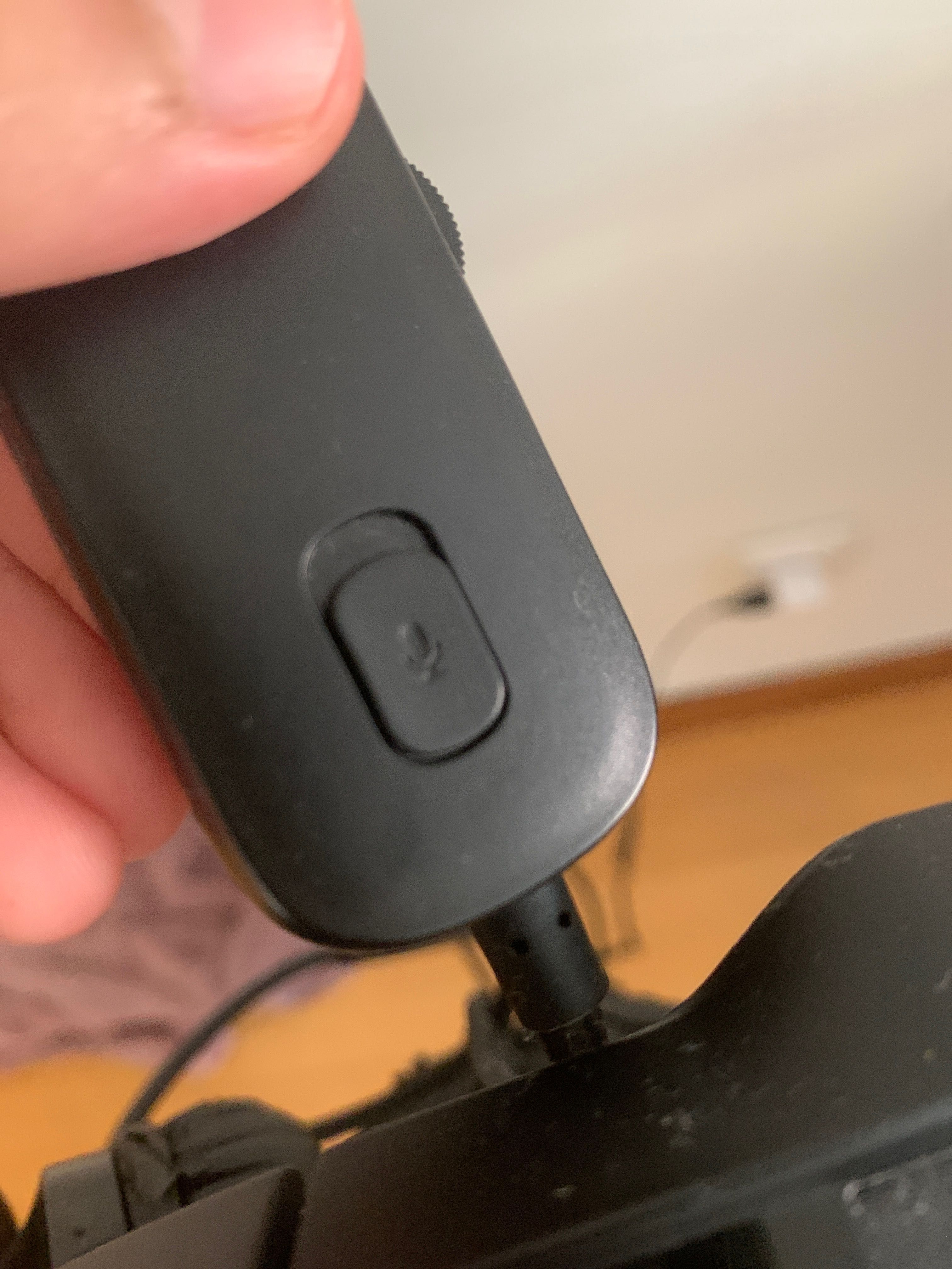 Fone de ouvido gamer usado com Led marca Onikuma