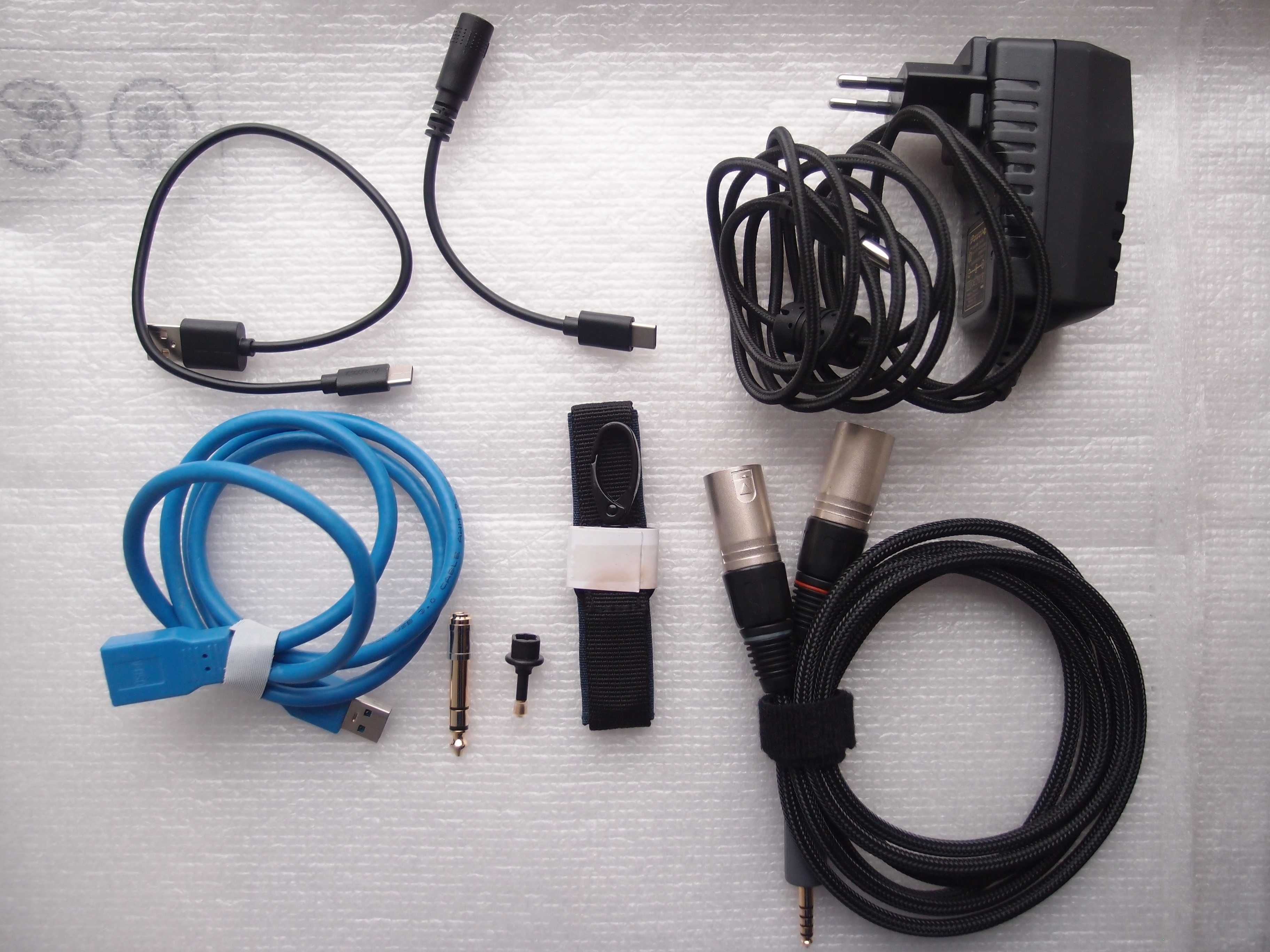 ЦАП та підсилювач для навушників iFi iDSD Diablo. Мегакомплект