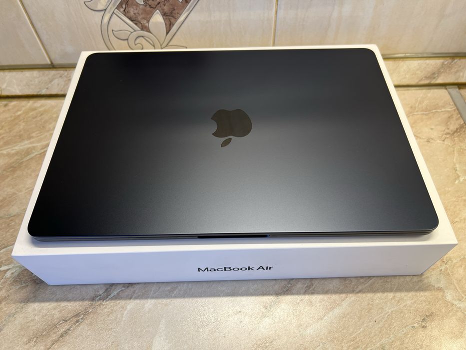 MacBook Air 13.6 M2 Midnight 16/256