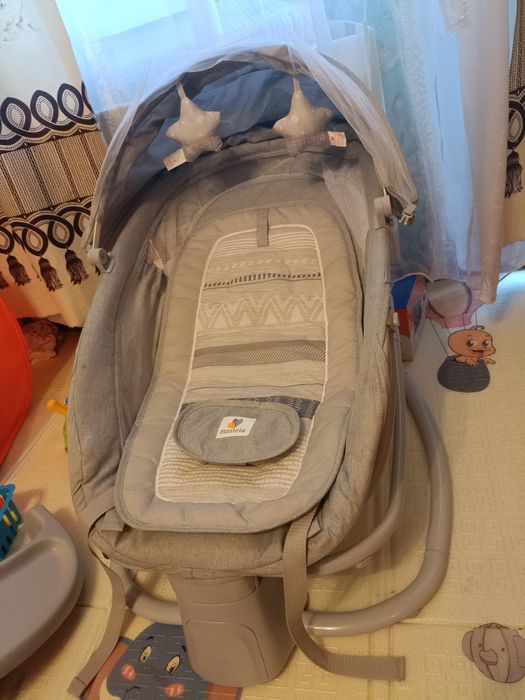 Продам заколисуючий центр-шезлонг + стільчик для годування