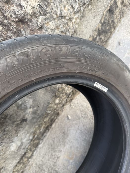 2 Pneus Michelin 205/55 R16 usados em bom estado
