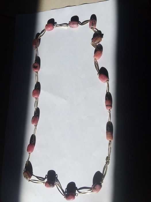 Sprzedam piękny sygnowany  naszyjnik z kamieniami rodonitu