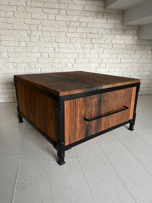 Stolik, stare drewno