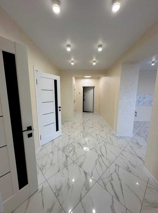 Продаж просторої 3-кімнатної квартири на Виставці (ЖК Рауш) 23161