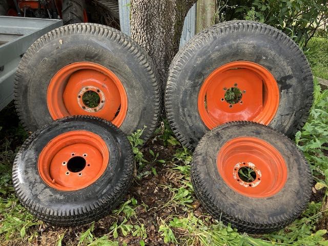 4 Rodas de relva completas para tratores Kubota