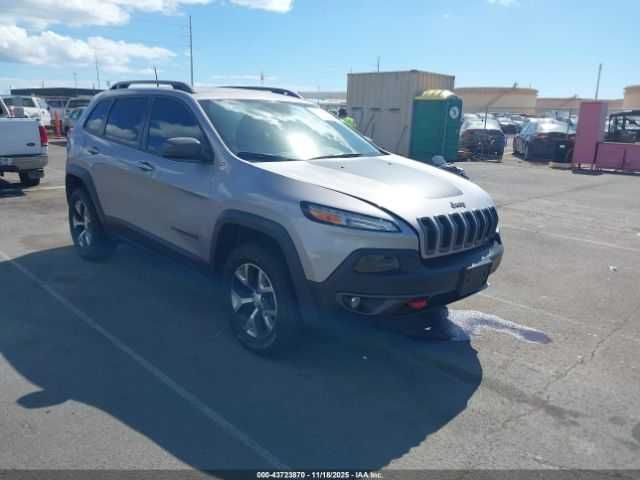 Jeep Cherokee Trailhawk 4X4 2018)