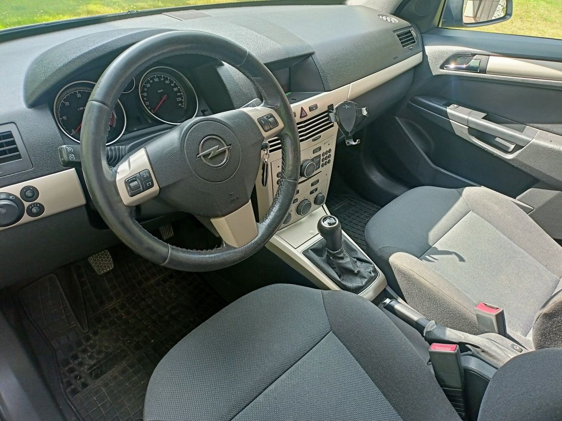 Opel Astra H 1.9 CDTI