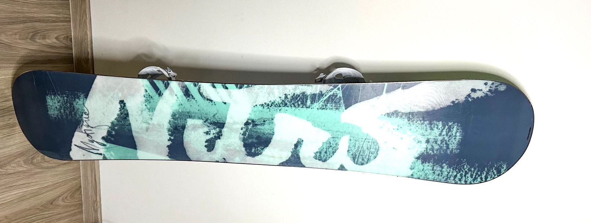 Deska Snowboardowa Nitro MYSTIQUE 149 cm+wiązania NITRO stan b.dobry