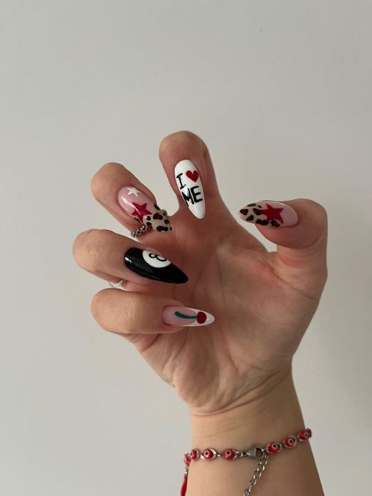 Manicure/Pedicure