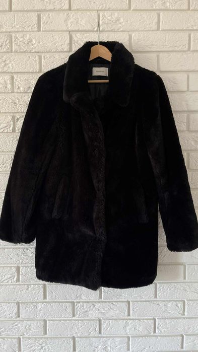 Czarne futerko Reserved rozmiar M