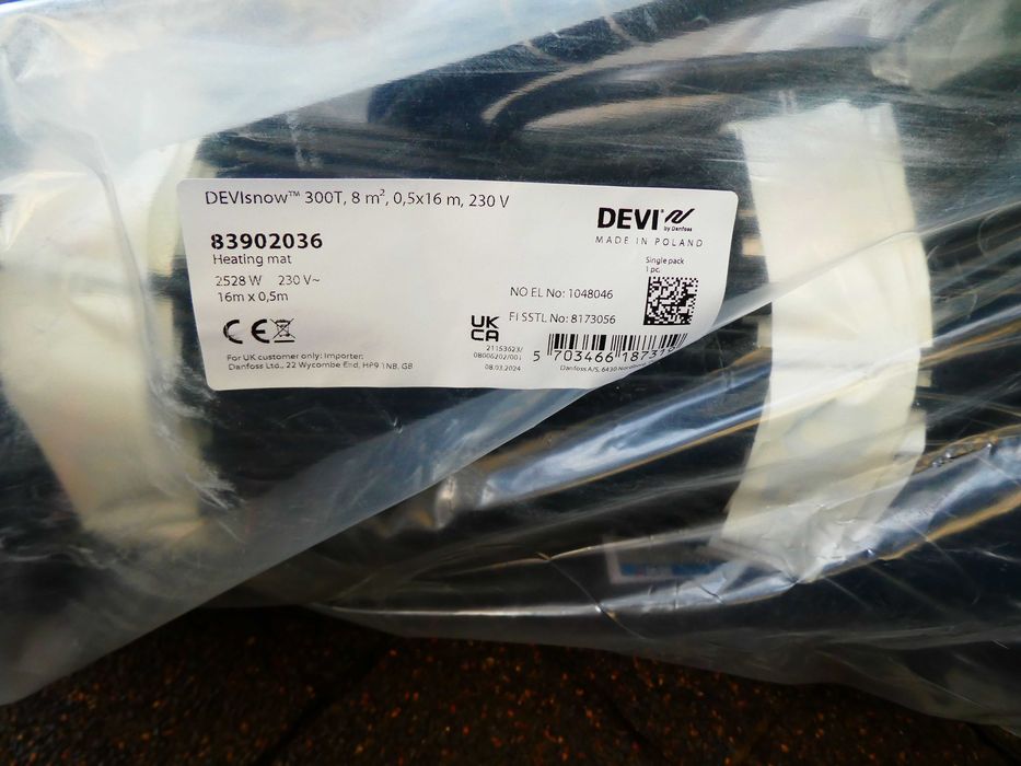 Mata grzejna DEVIsnow 300T (DTCE-300) 230V / 2528W / 8m2 / 0,5x16m