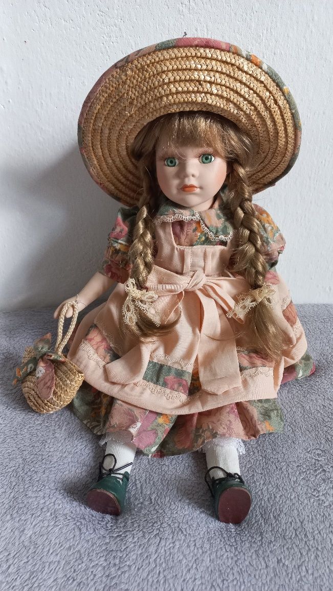 Lalka porcelanowa siedząca Vintage