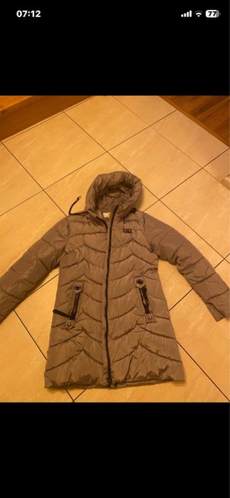 Kurtka zimowa w bardzo dobrym stanie , cieplutka