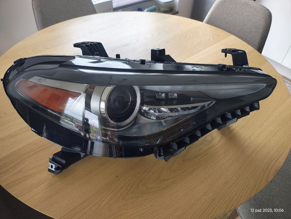 Lampa reflektor Alfa Romeo Giulia lewa lub prawa przód