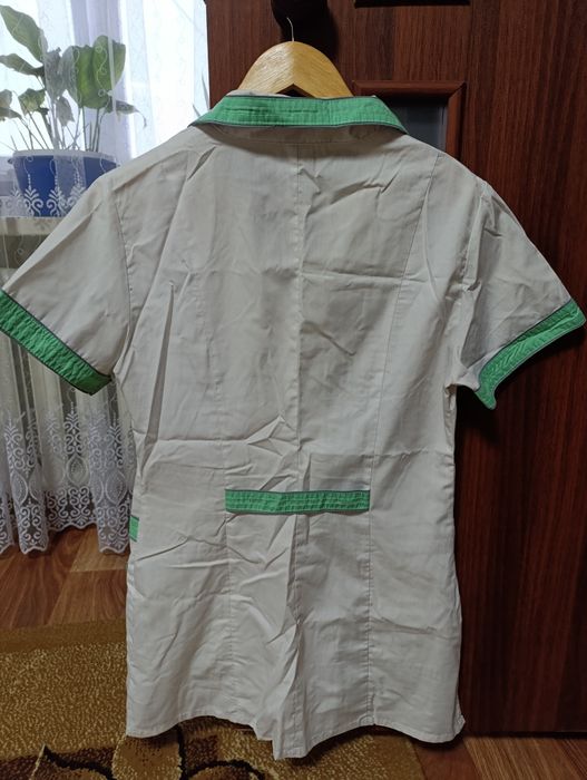 Медичні костюми та сорочки