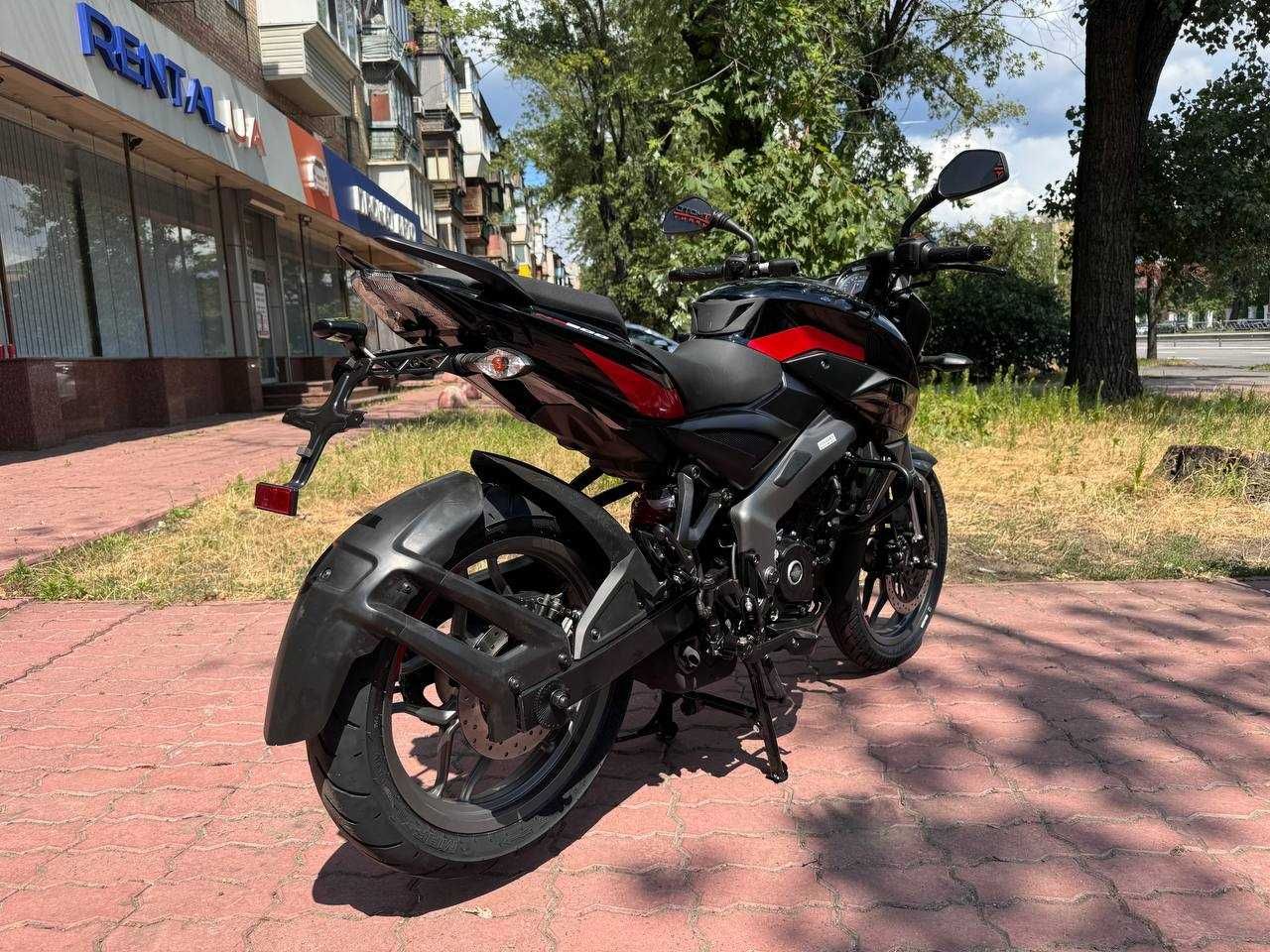 Мотоцикл BAJAJ PULSAR NS200 2025 офіційно в Арт мото Київ