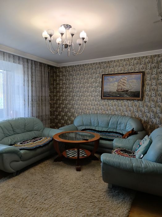 Продам 4 кімнатну квартиру, з автономним опаленням, велика кухня,Тинда