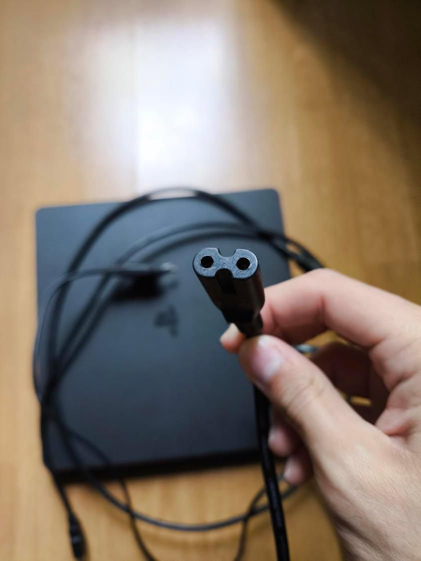 Ps4 slim 2gen - como nova