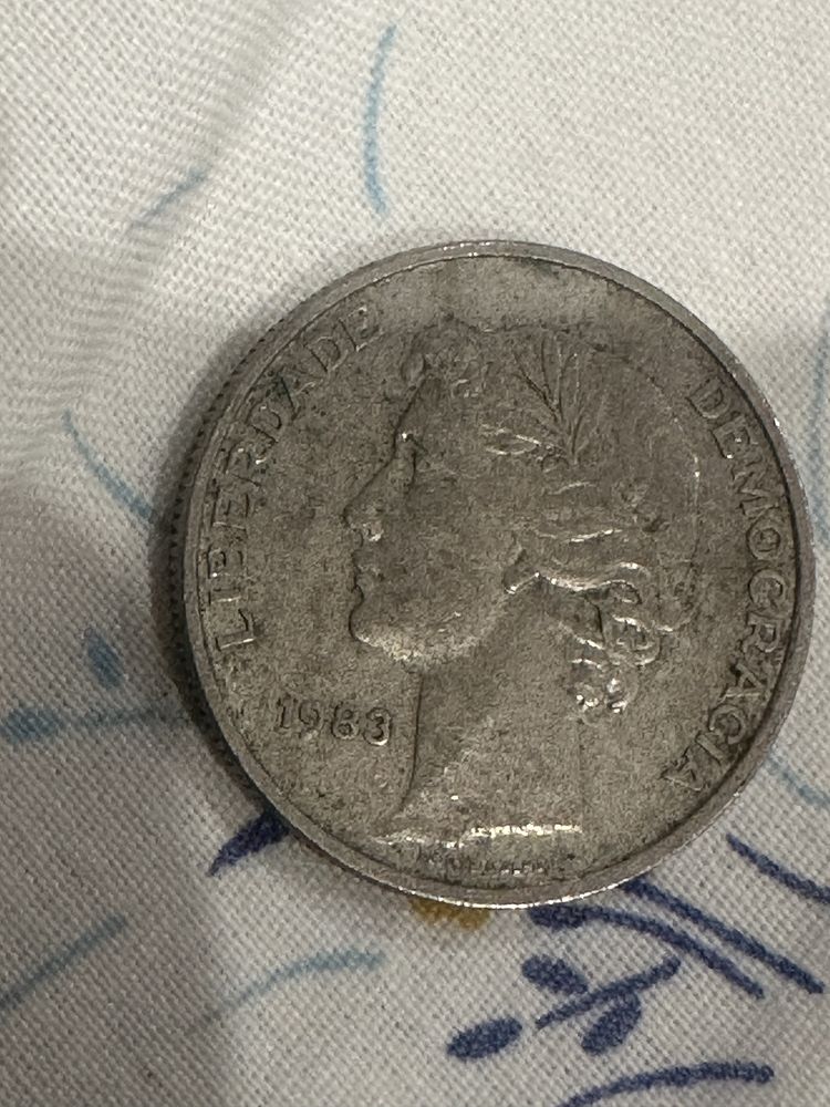 Moeda de 25 escudos de 1983