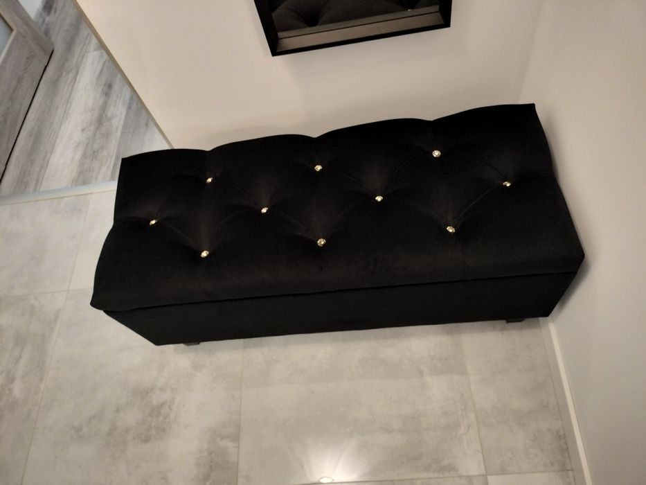 Pufa glamour tapicerowana i pikowana ze schowkiem KRAKÓW