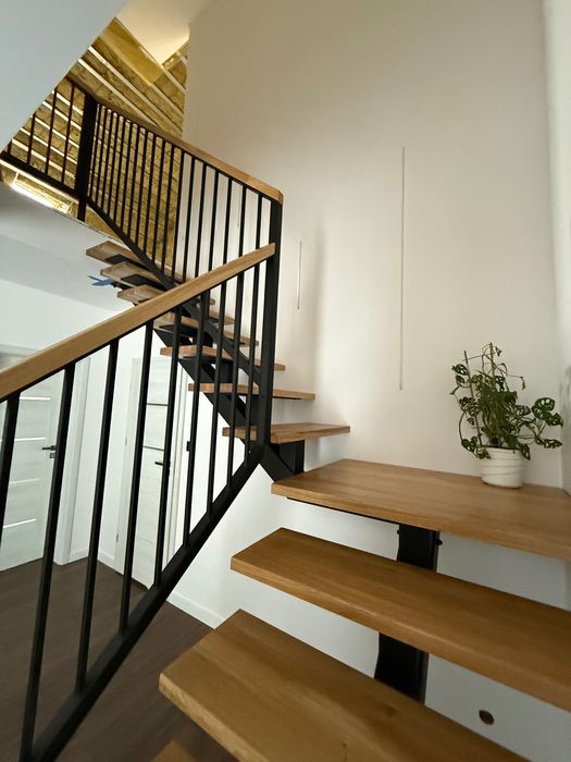 Schody metalowo - drewniane