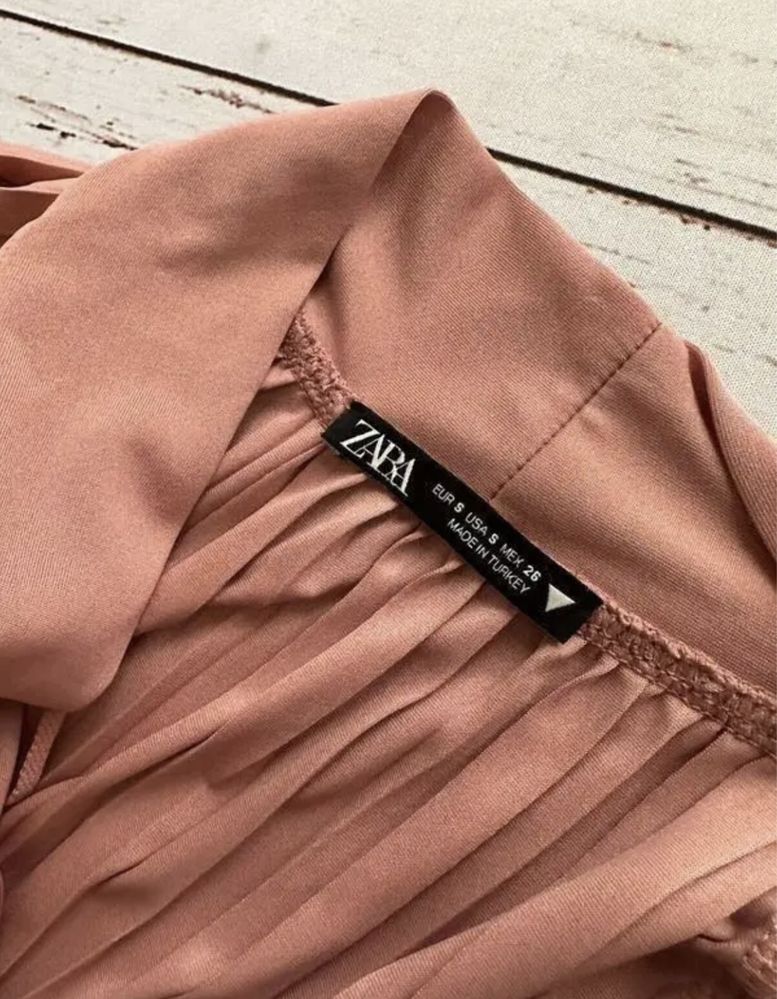 Сукня Zara плісе S
