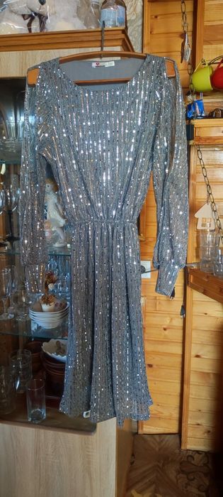 Сукня 48 р, срібна, на корпоратив