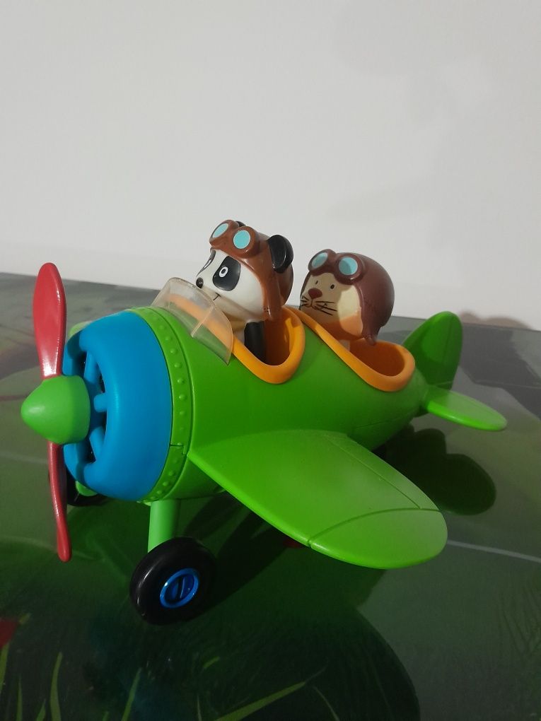 Avião do panda com sons